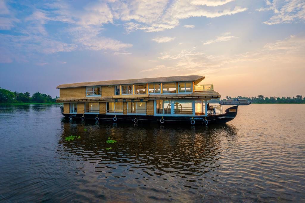 Premium Houseboats in Alleppey - Go Houseboat