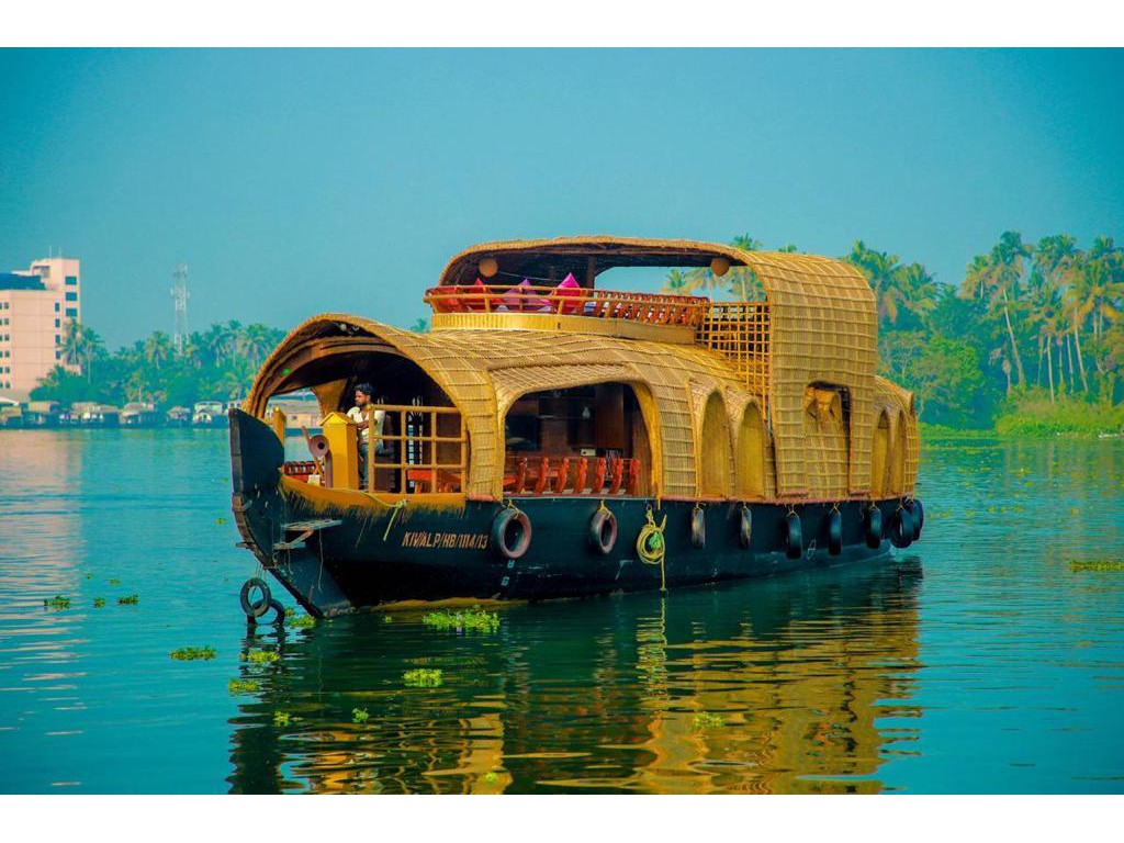 2 Bedroom houseboats in Alleppey Kerala.