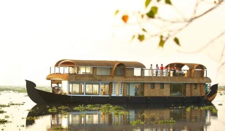 3 Bedroom Houseboats in Alleppey Kerala.