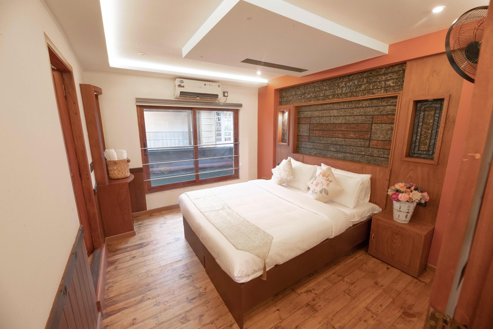 3 Bedroom Houseboats in Alleppey Kerala.